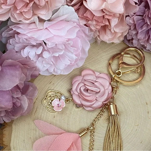 Pink Flower Gold Fringe Pearl Keychain Charm - Picture 9 of 13